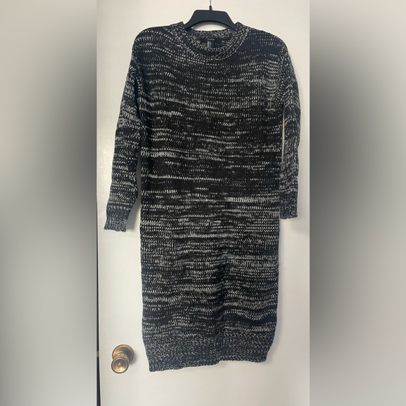 Forever 21 knit sweater dress - Picture 1 of 2